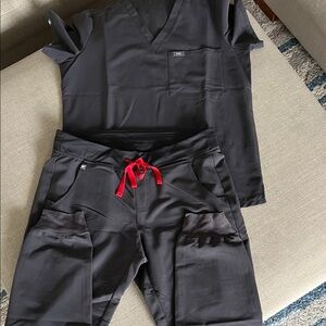 Figs Women’s grey Scrub Set with Red Accent drawstring